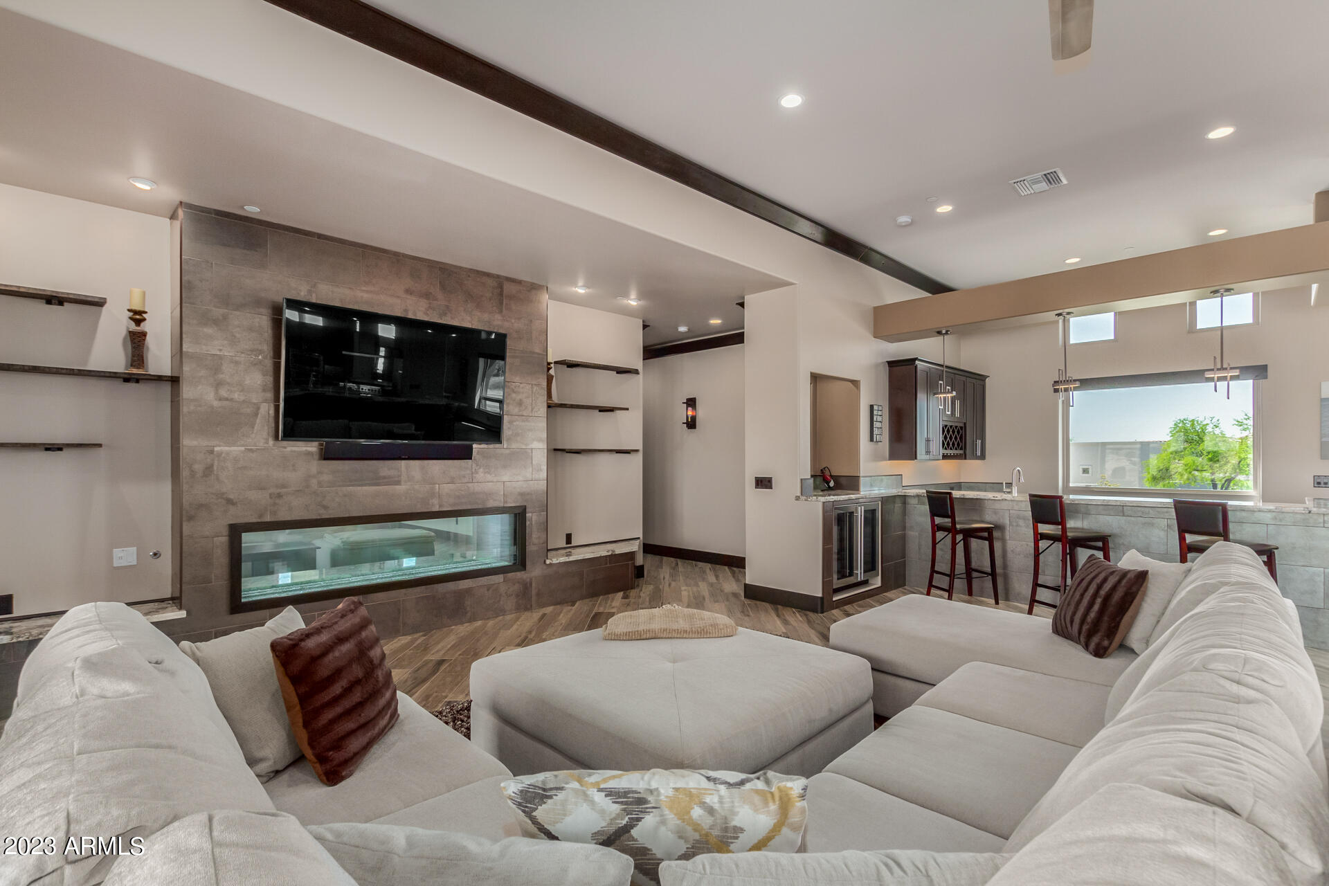 9202 E DIAMOND RIM Drive