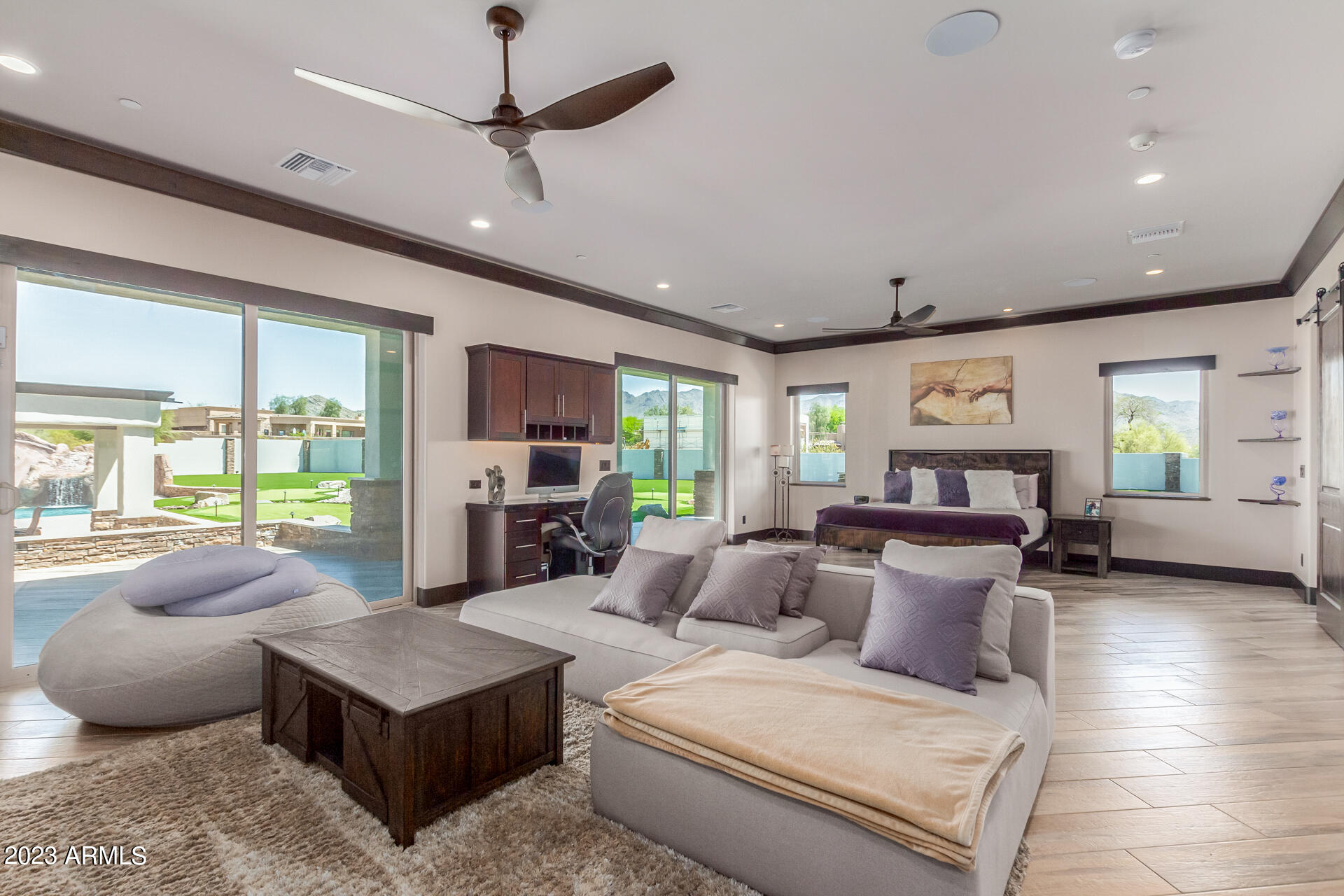 9202 E DIAMOND RIM Drive