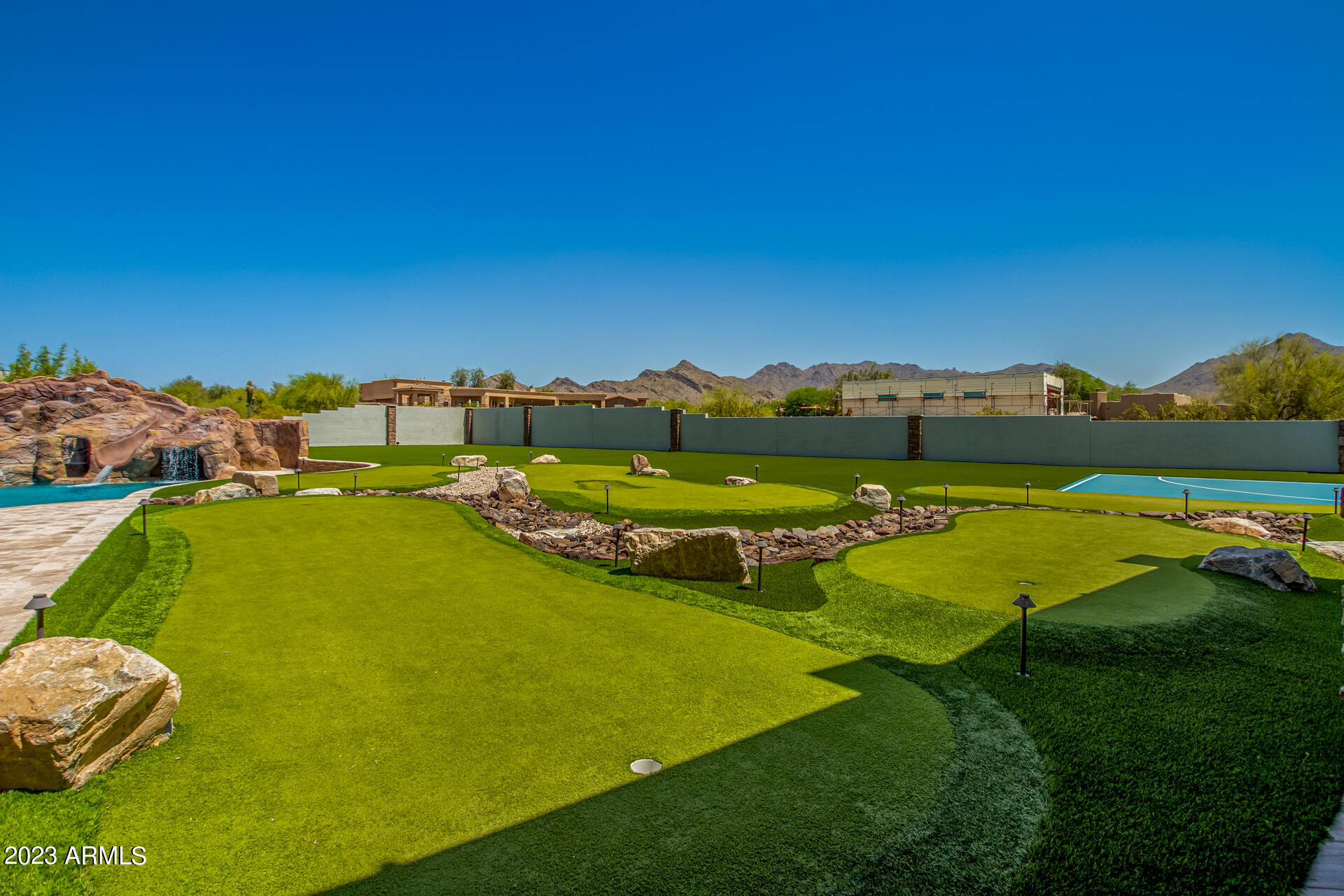 9202 E DIAMOND RIM Drive