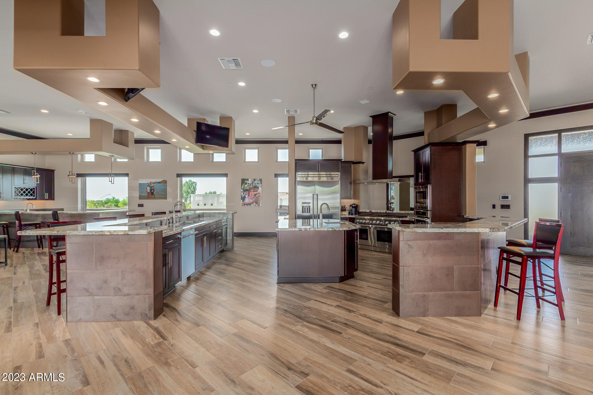 9202 E DIAMOND RIM Drive