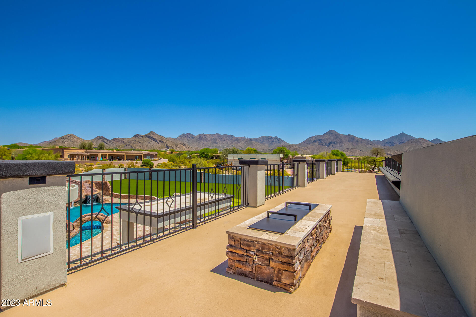 9202 E DIAMOND RIM Drive