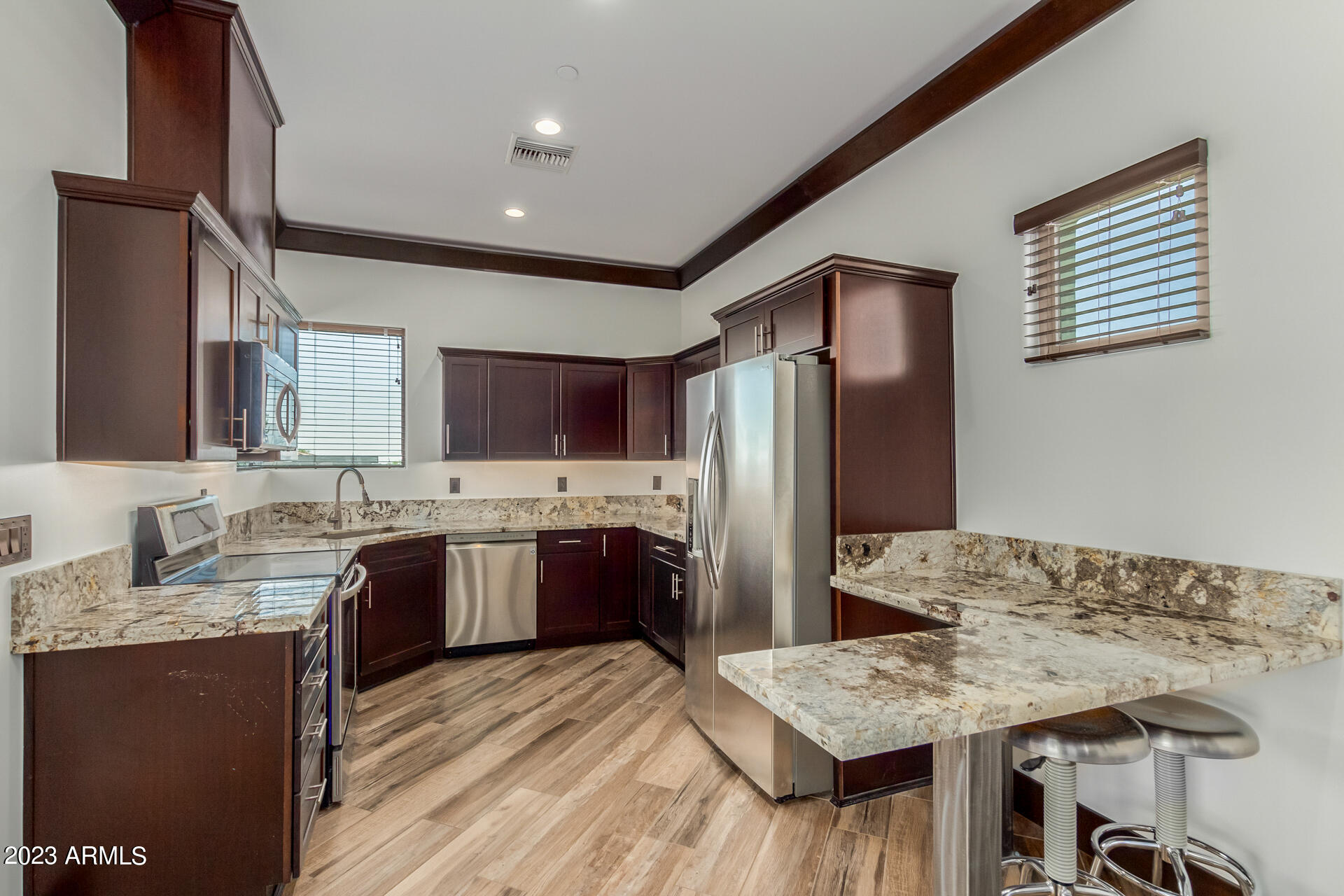 9202 E DIAMOND RIM Drive