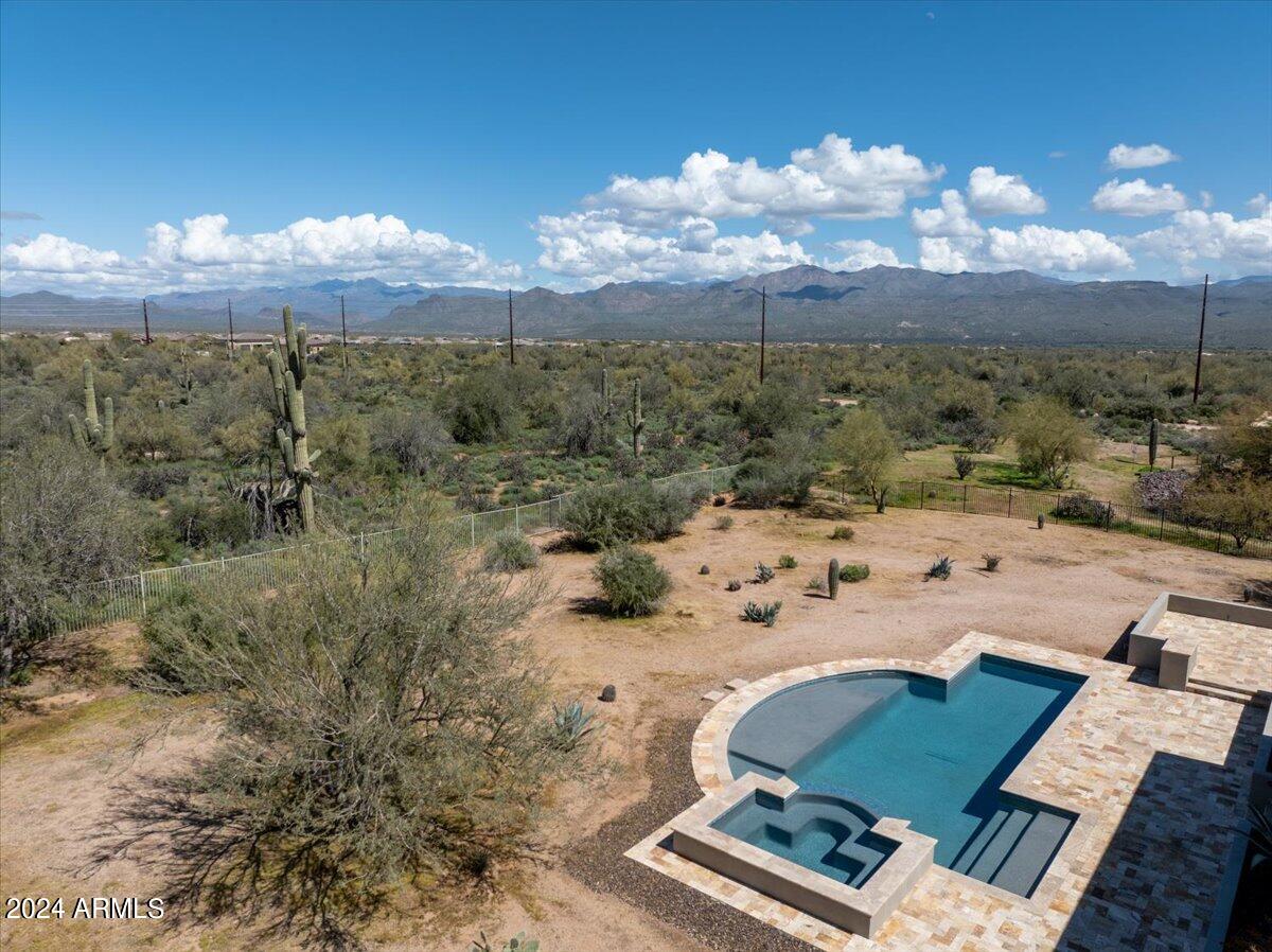 17524 E WHITETHORN Drive