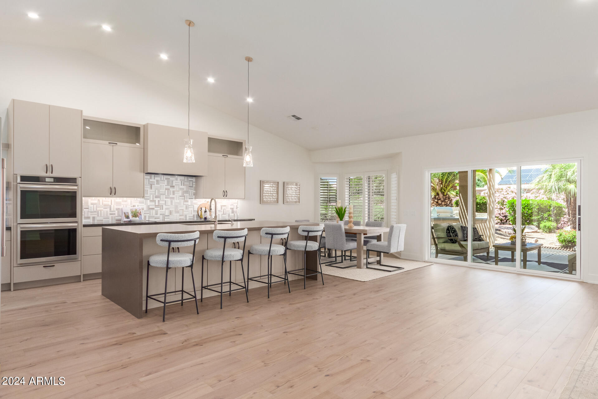 15704 W PICCADILLY Road