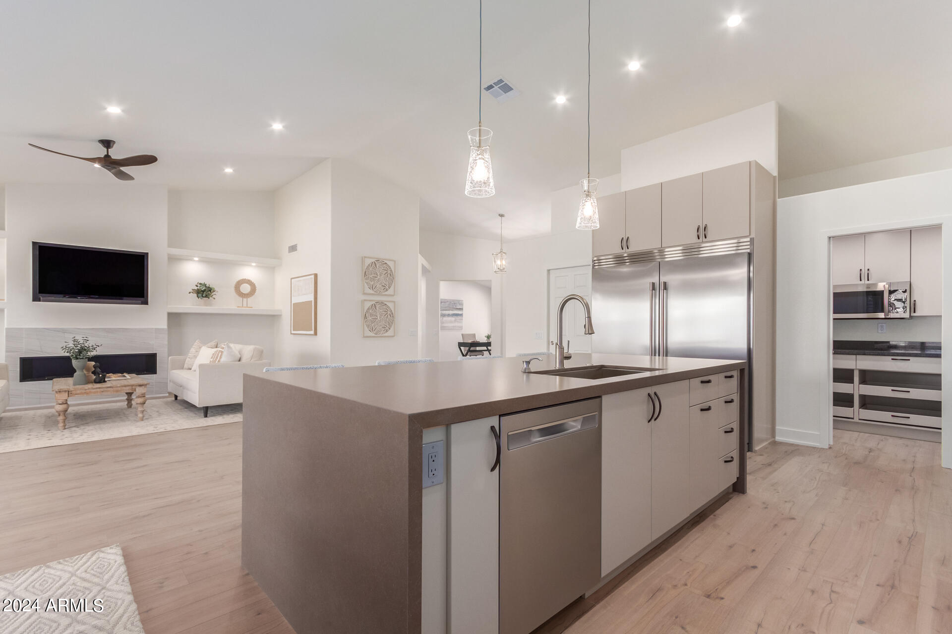 15704 W PICCADILLY Road