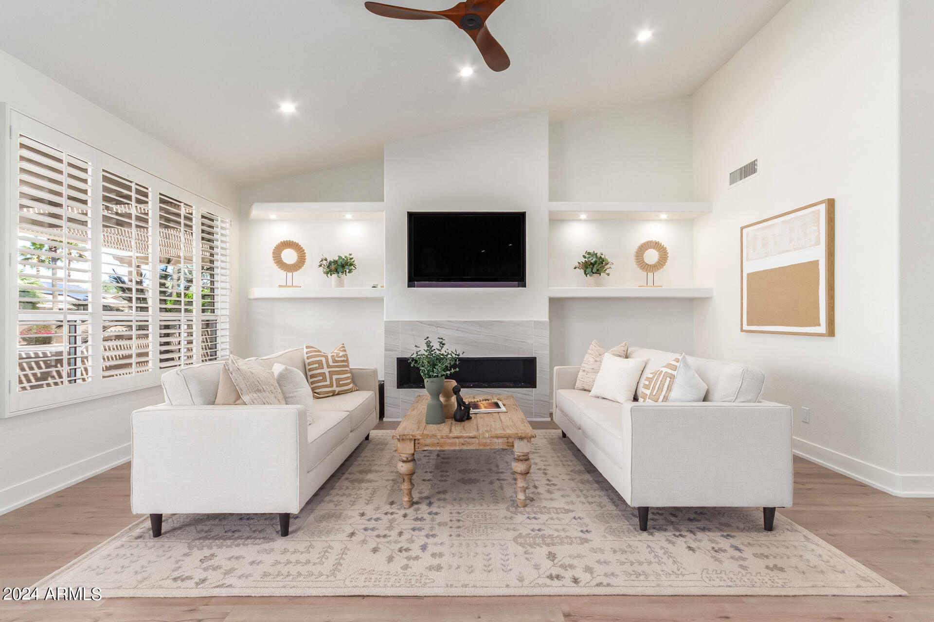 15704 W PICCADILLY Road