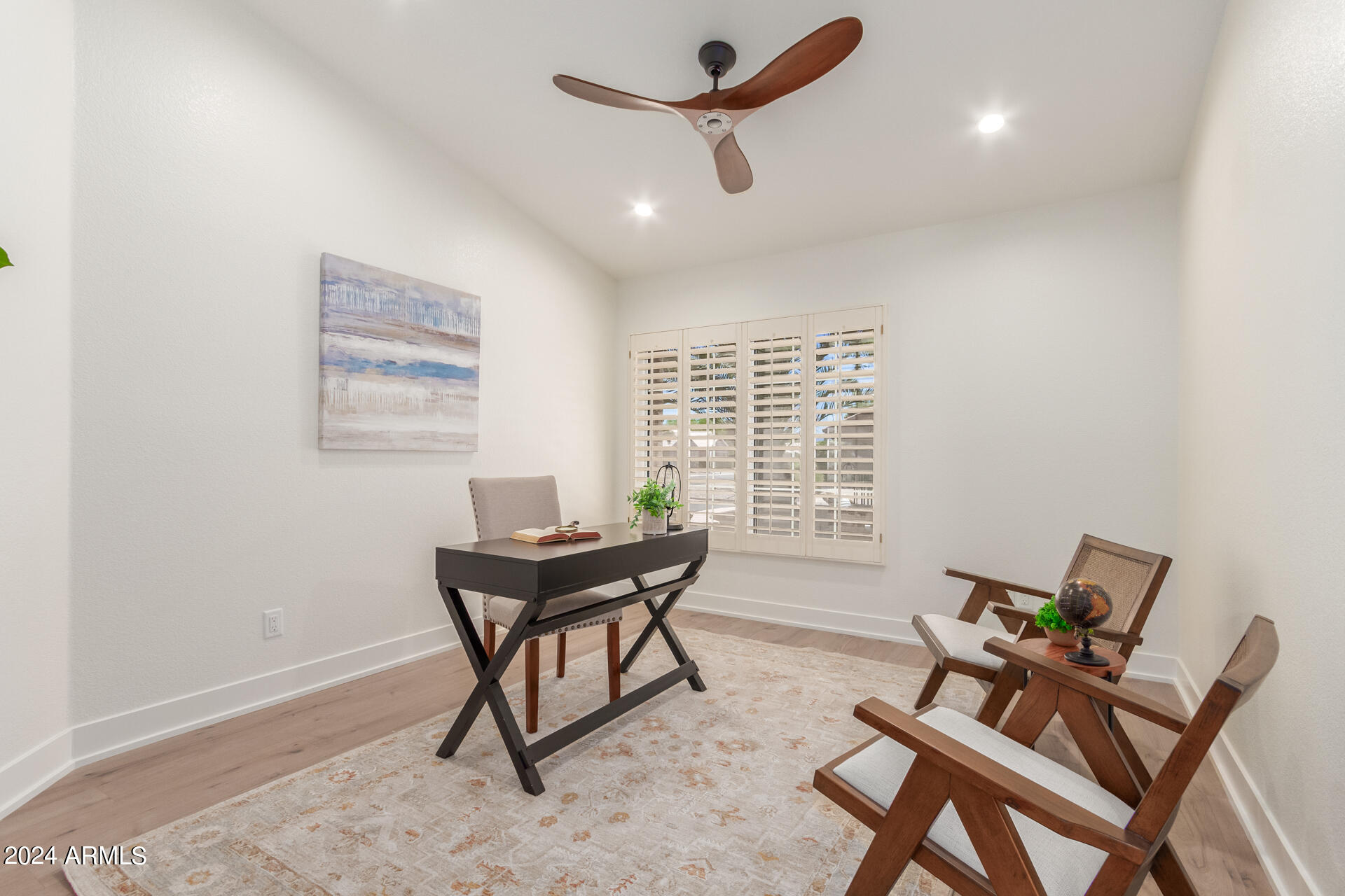 15704 W PICCADILLY Road