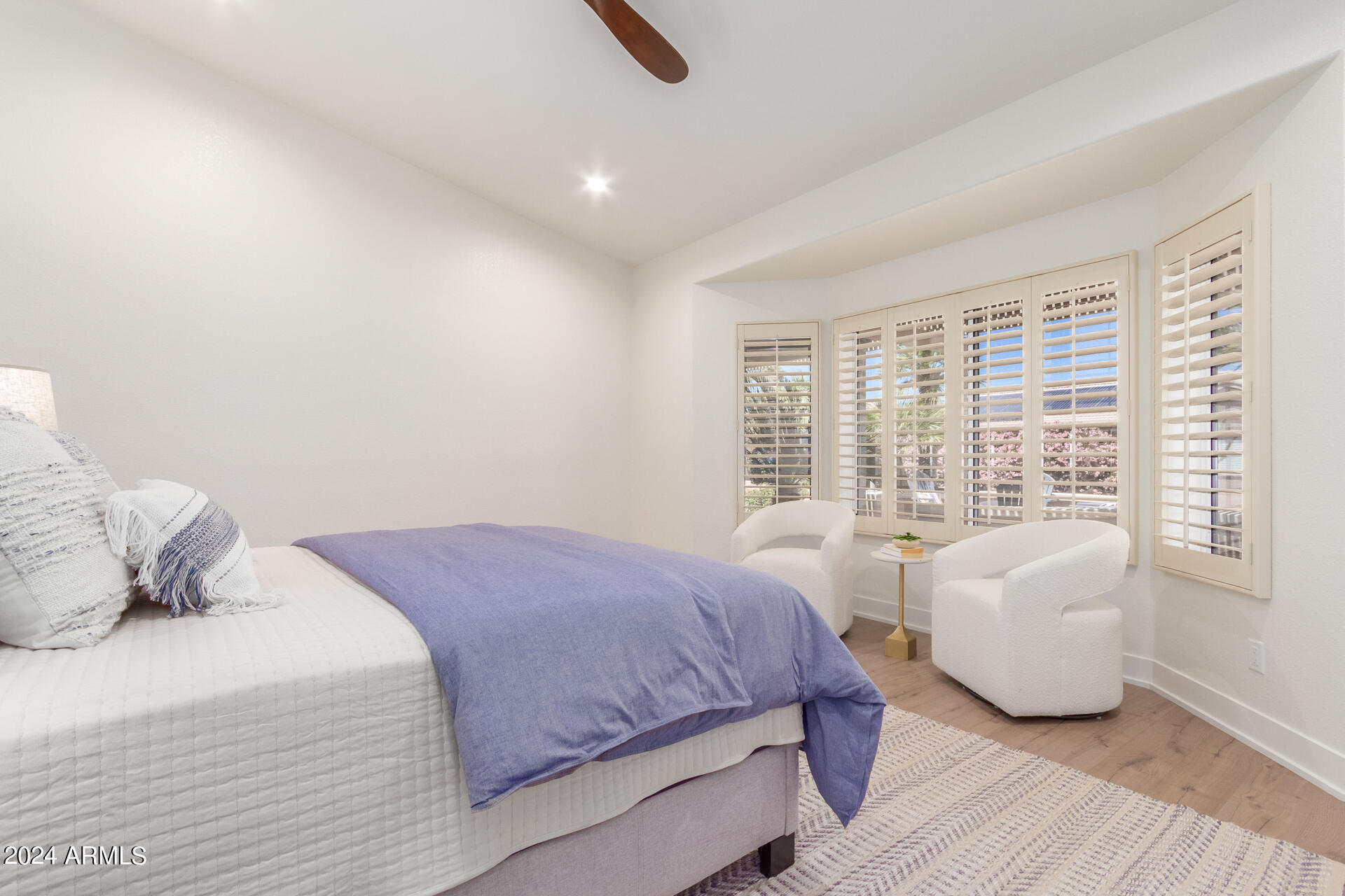 15704 W PICCADILLY Road