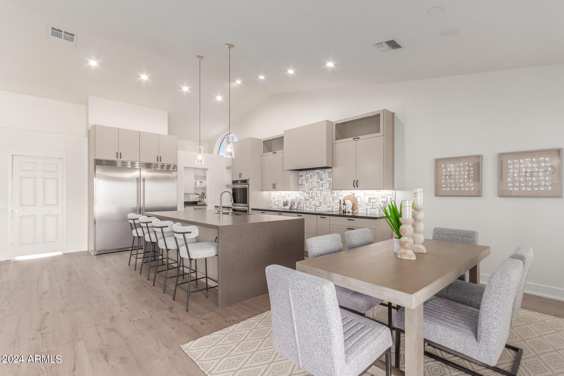 15704 W PICCADILLY Road