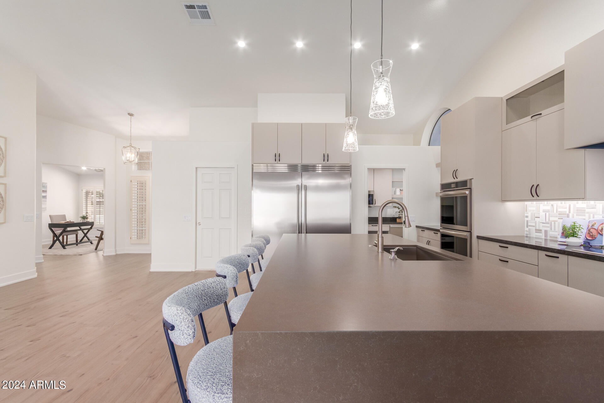 15704 W PICCADILLY Road