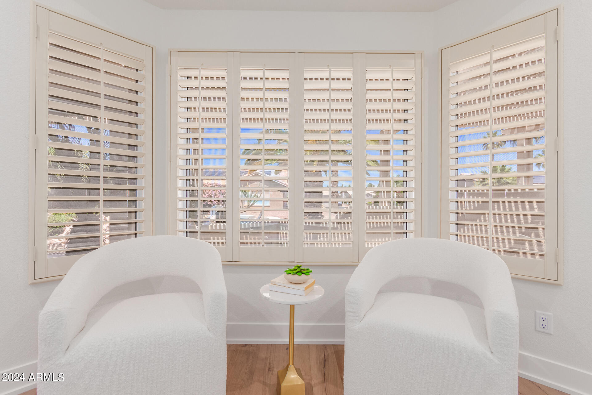 15704 W PICCADILLY Road