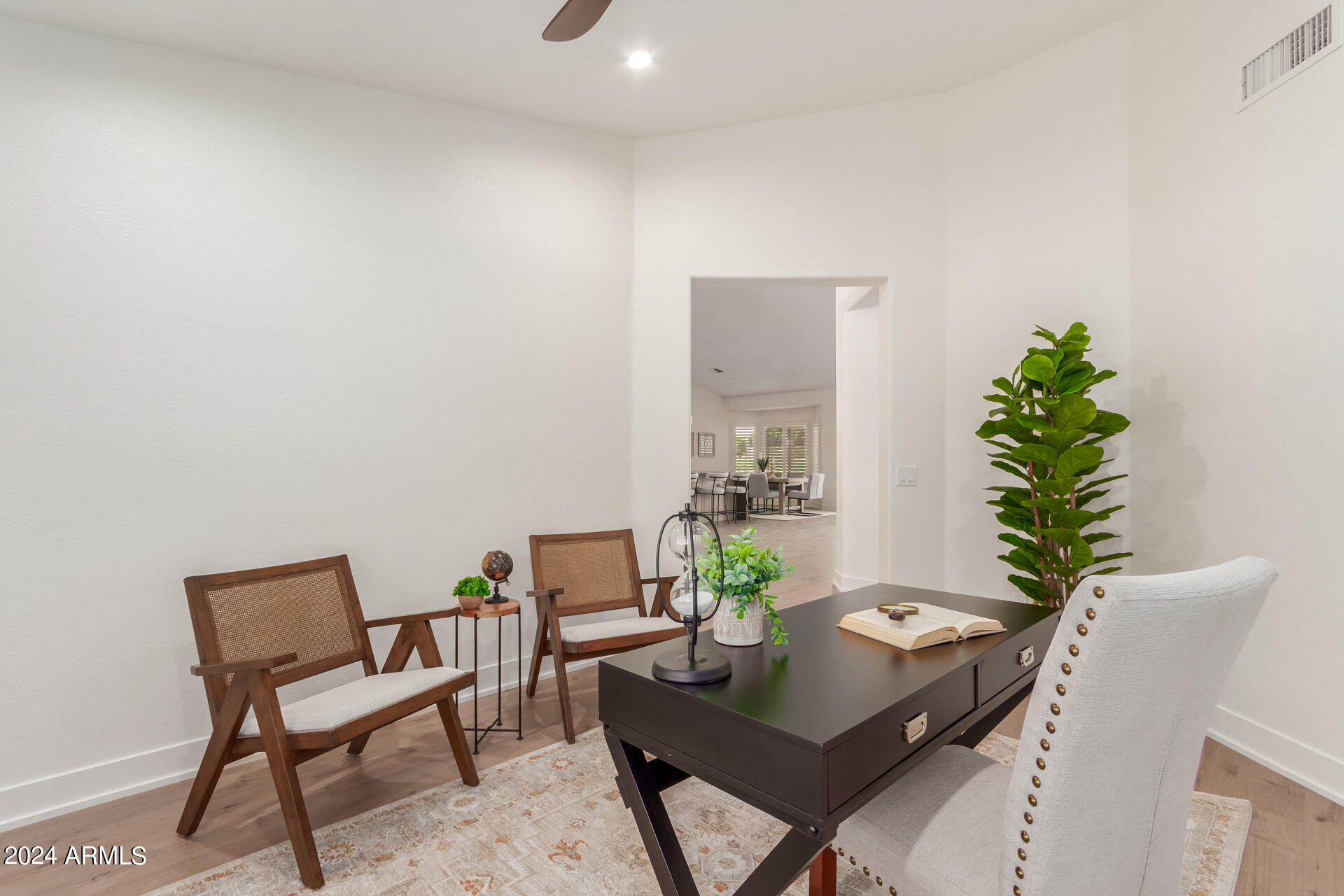 15704 W PICCADILLY Road