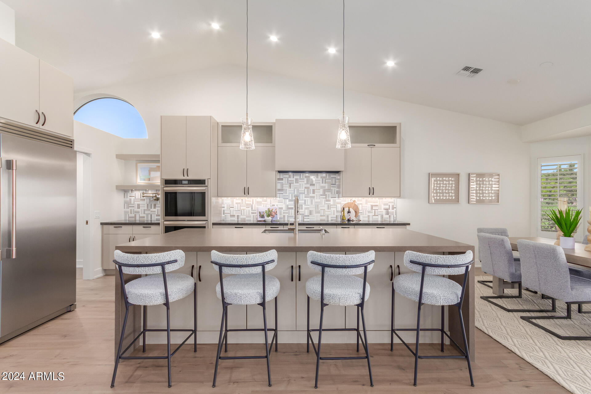 15704 W PICCADILLY Road