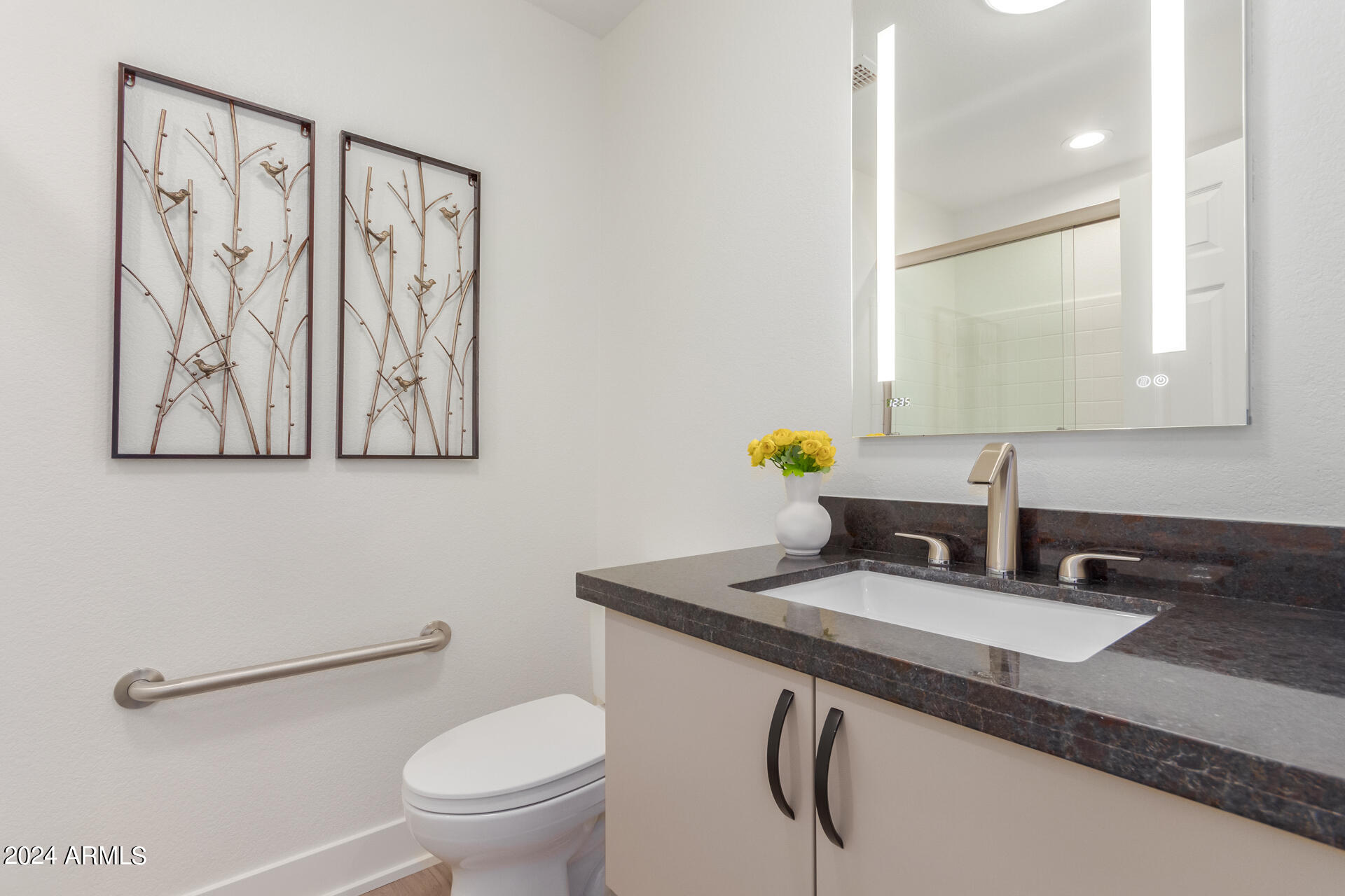 15704 W PICCADILLY Road