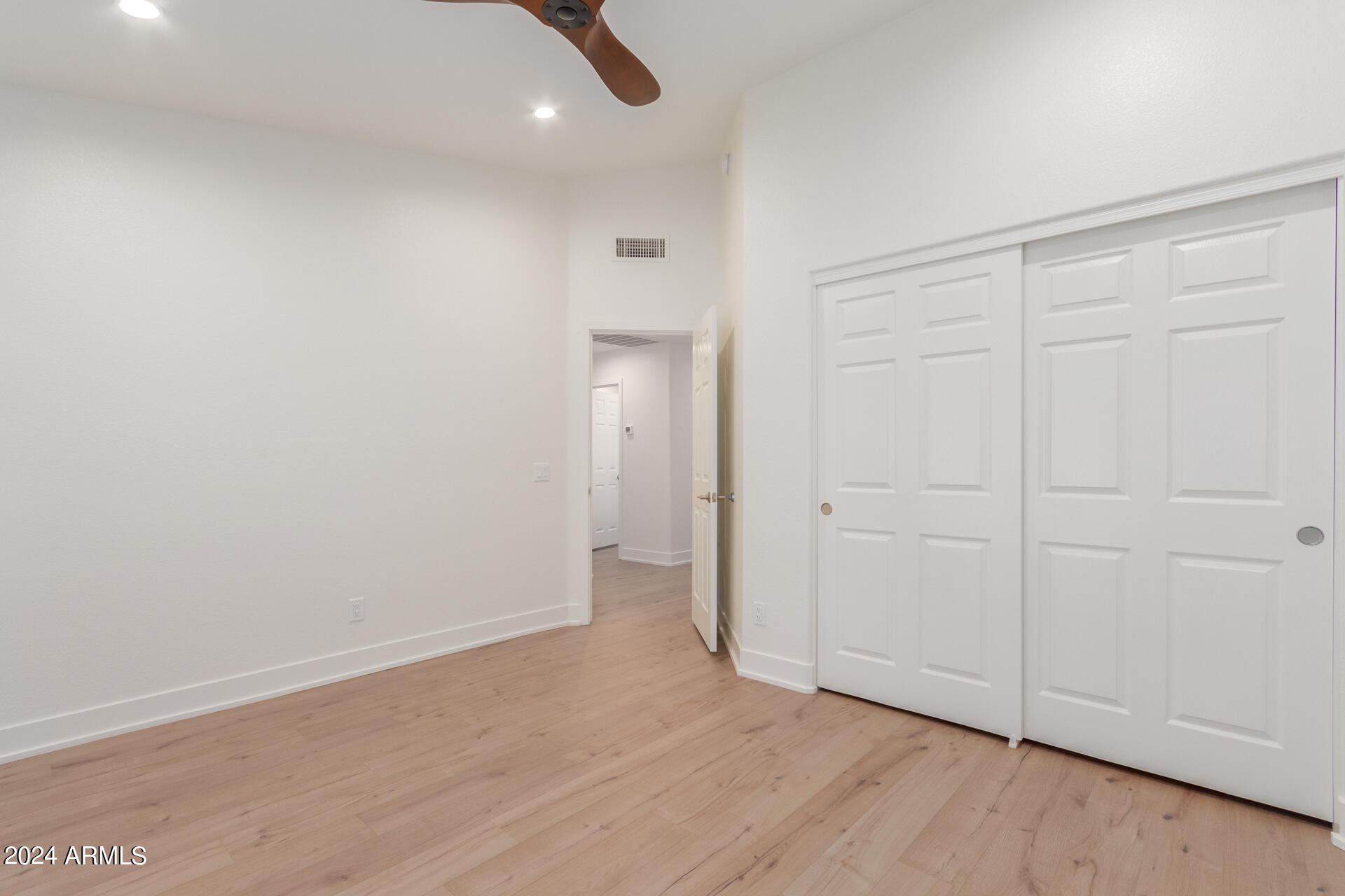 15704 W PICCADILLY Road