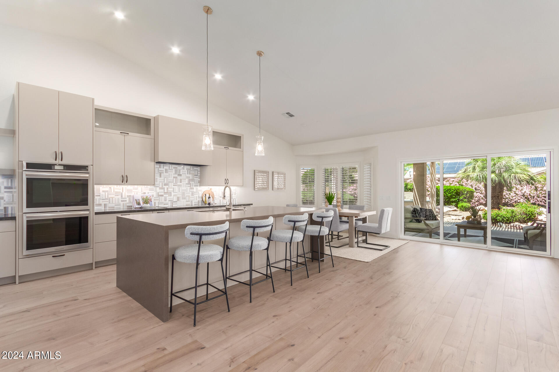 15704 W PICCADILLY Road