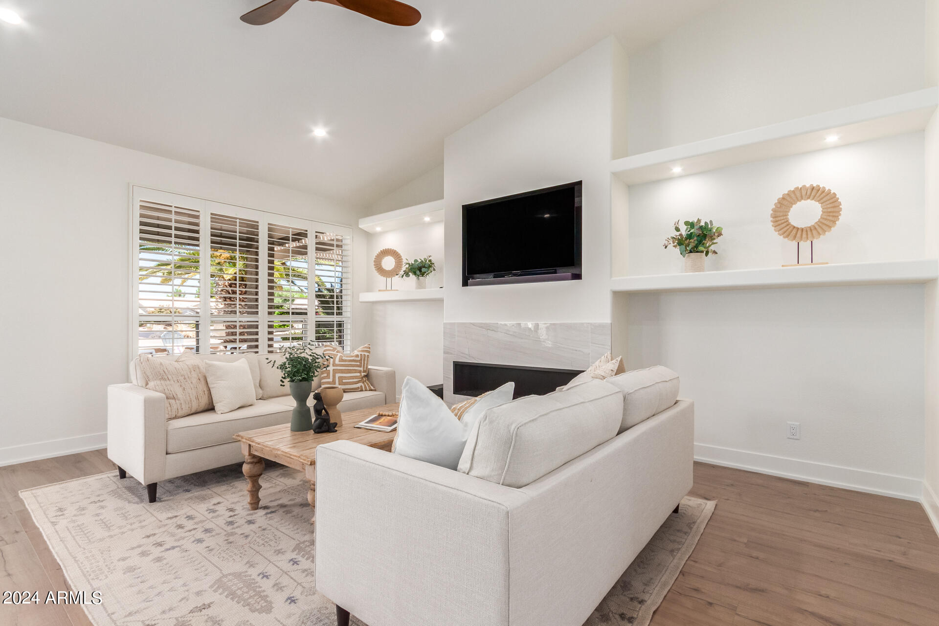 15704 W PICCADILLY Road