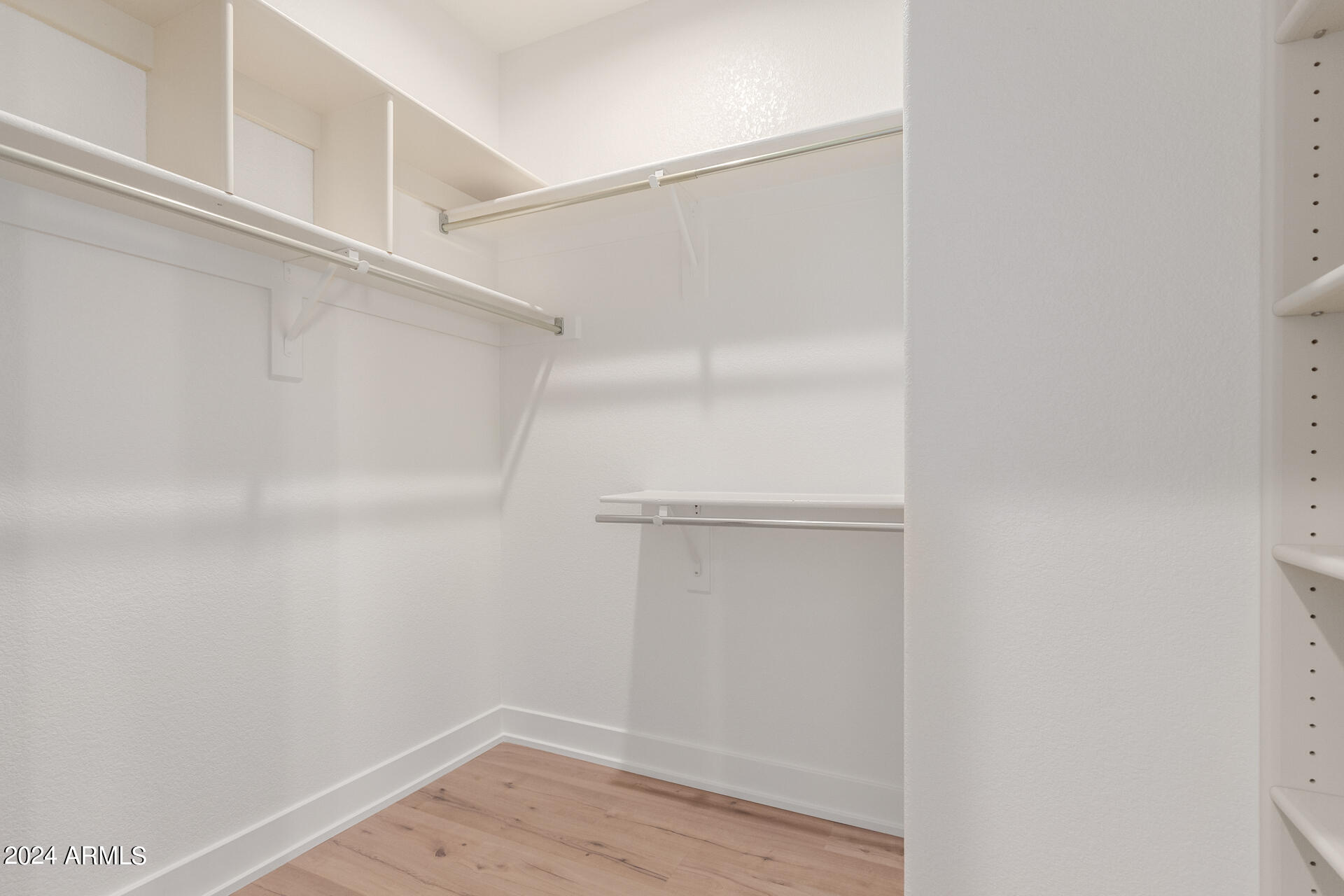 15704 W PICCADILLY Road