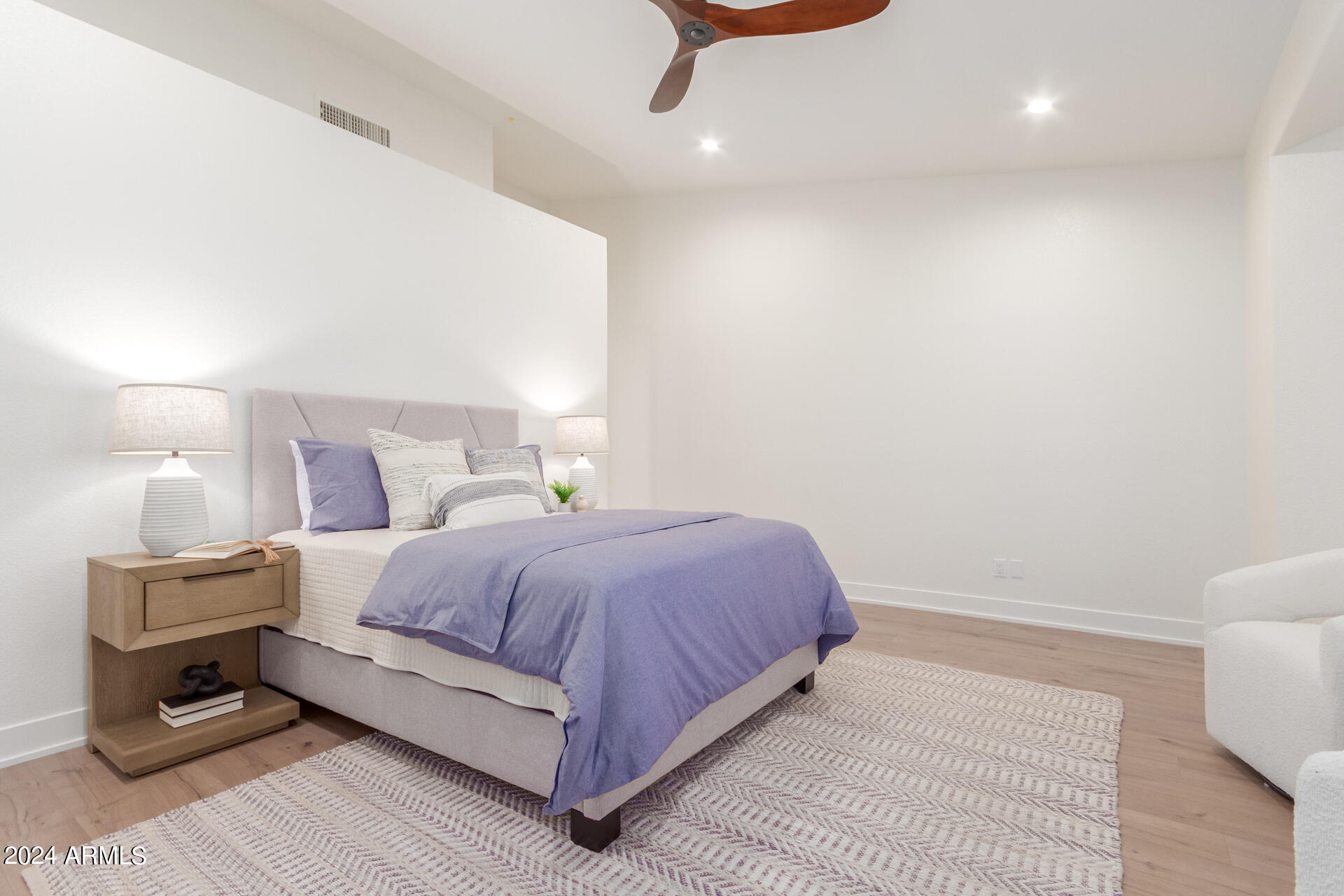 15704 W PICCADILLY Road