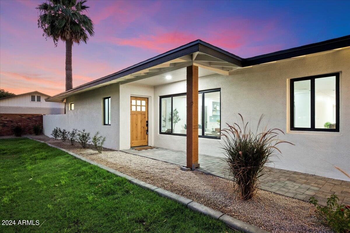 5558 E Lafayette Boulevard