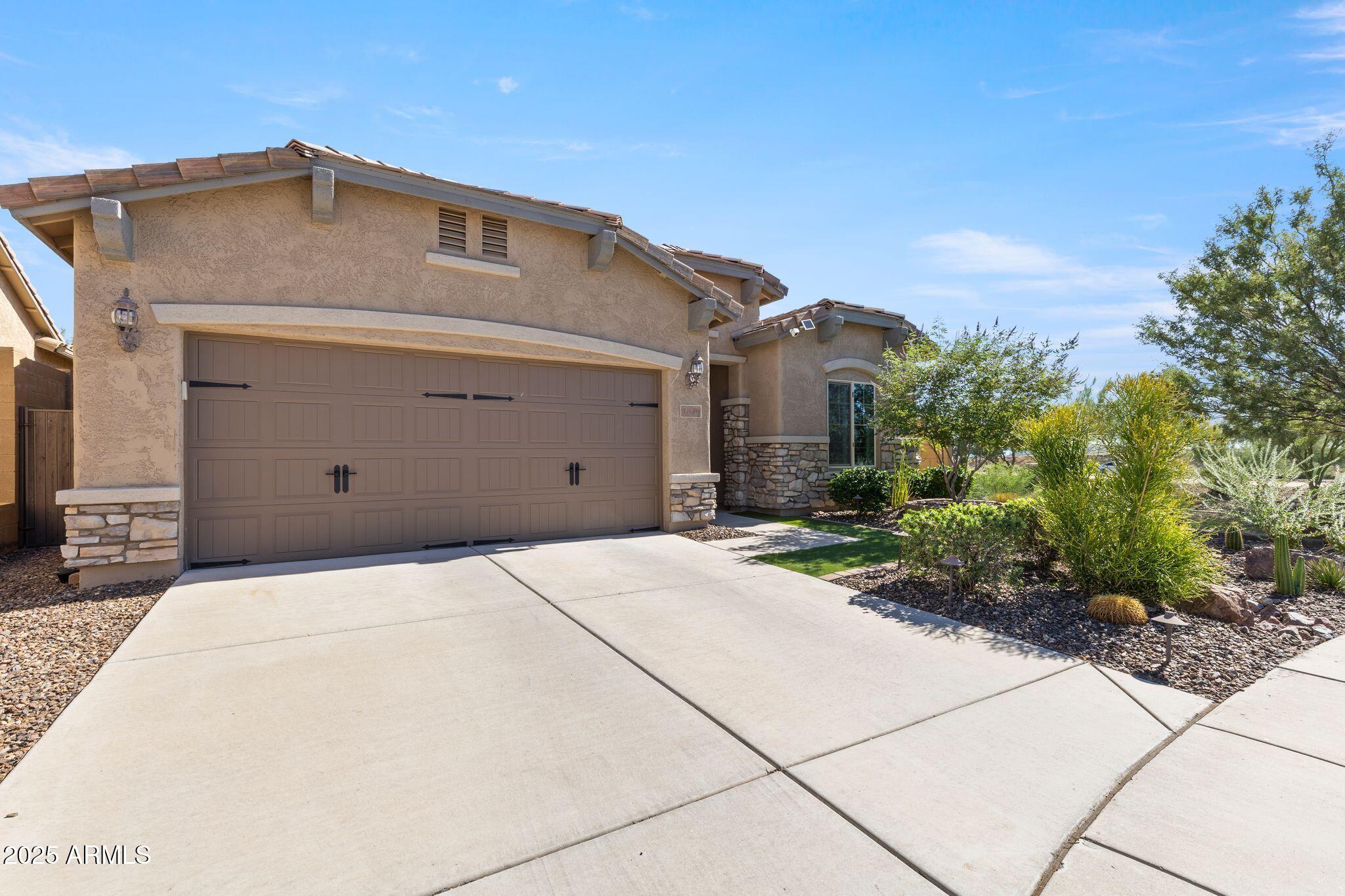 1849 W BUCKHORN Trail