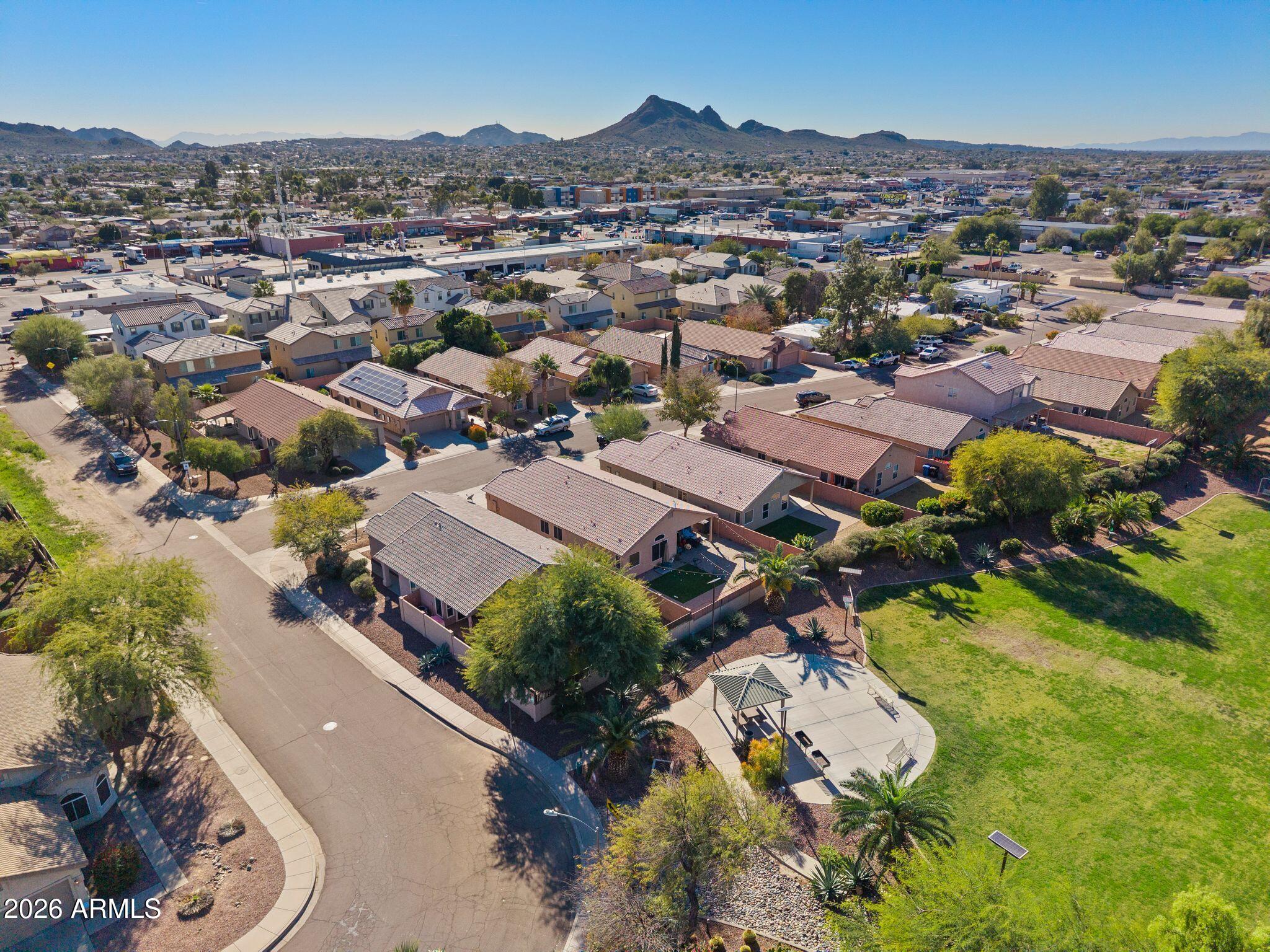 2650 E HARTFORD Avenue