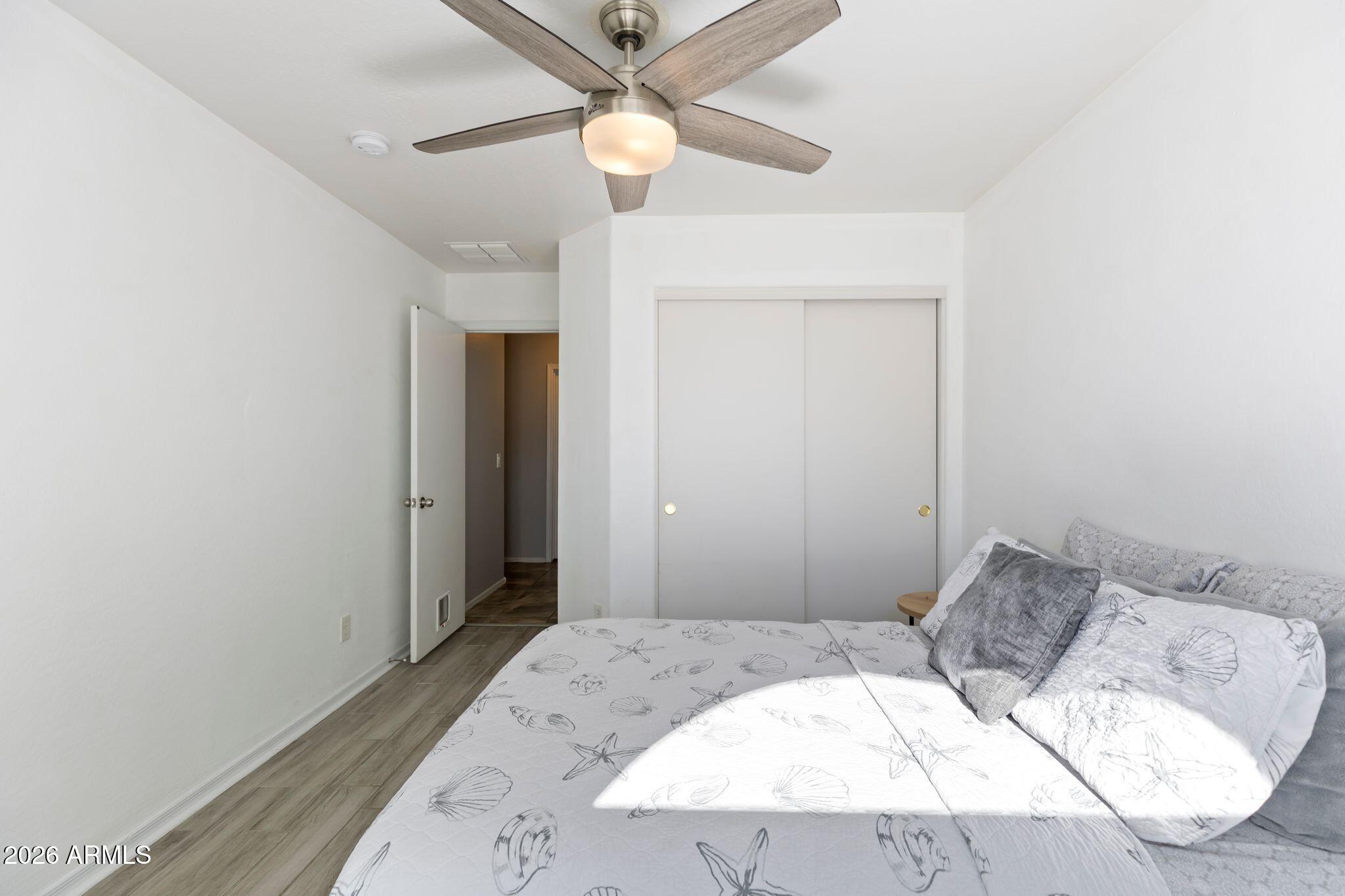 2650 E HARTFORD Avenue