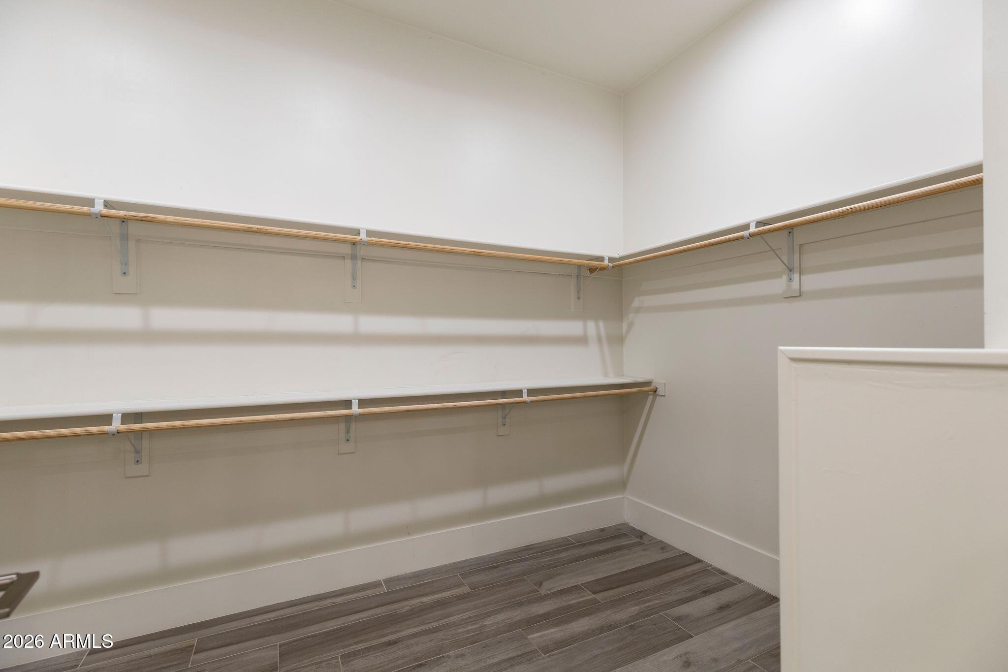 2252 E SOUTH MOUNTAIN Avenue