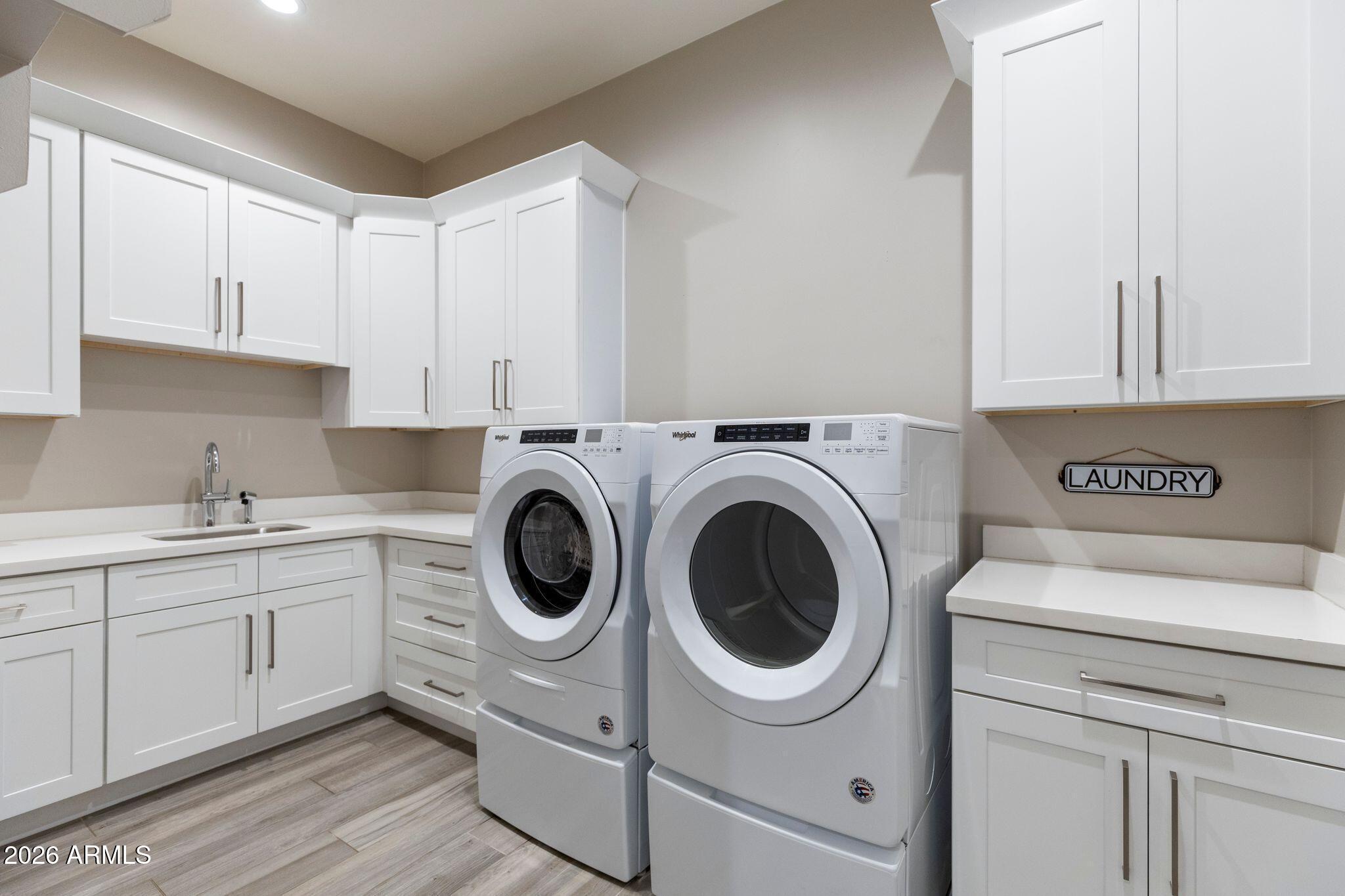 2252 E SOUTH MOUNTAIN Avenue