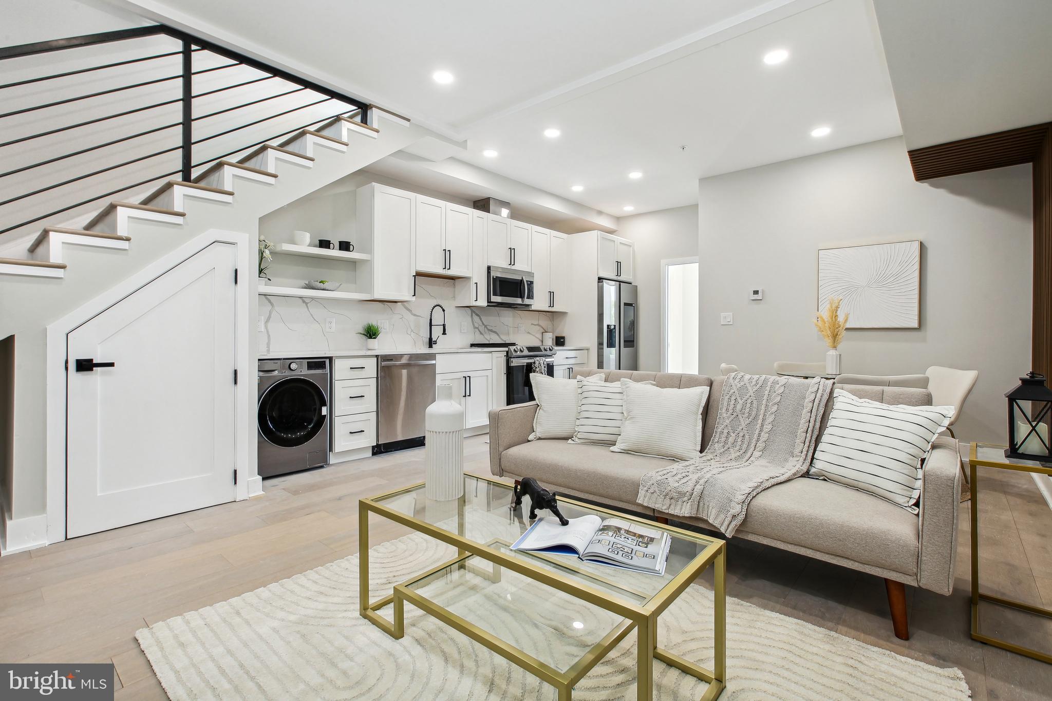 611 Kennedy St NW #401