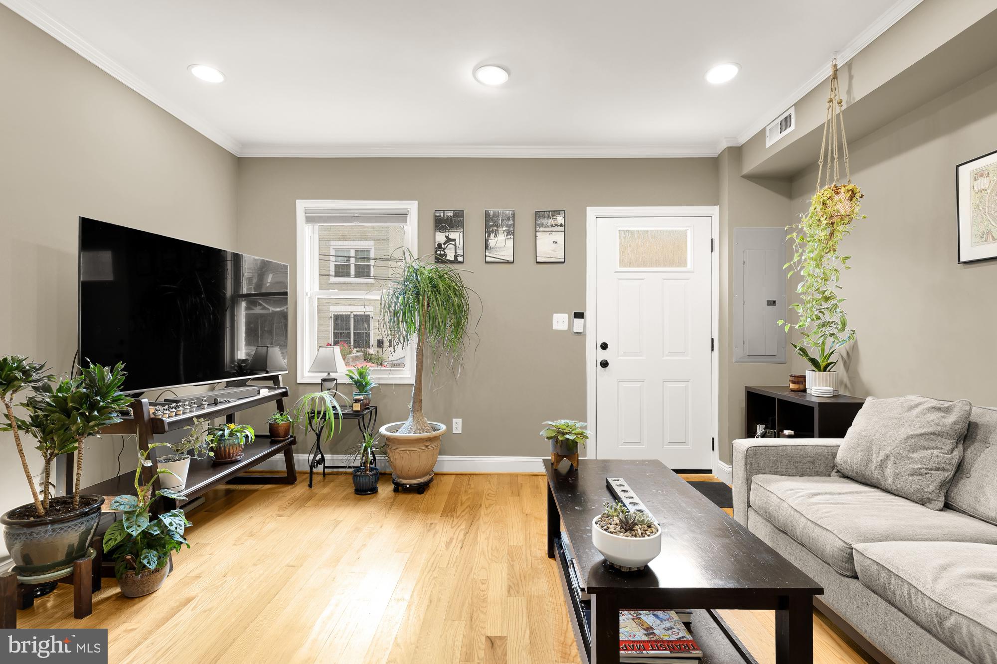 1936 CAPITOL AVENUE NE