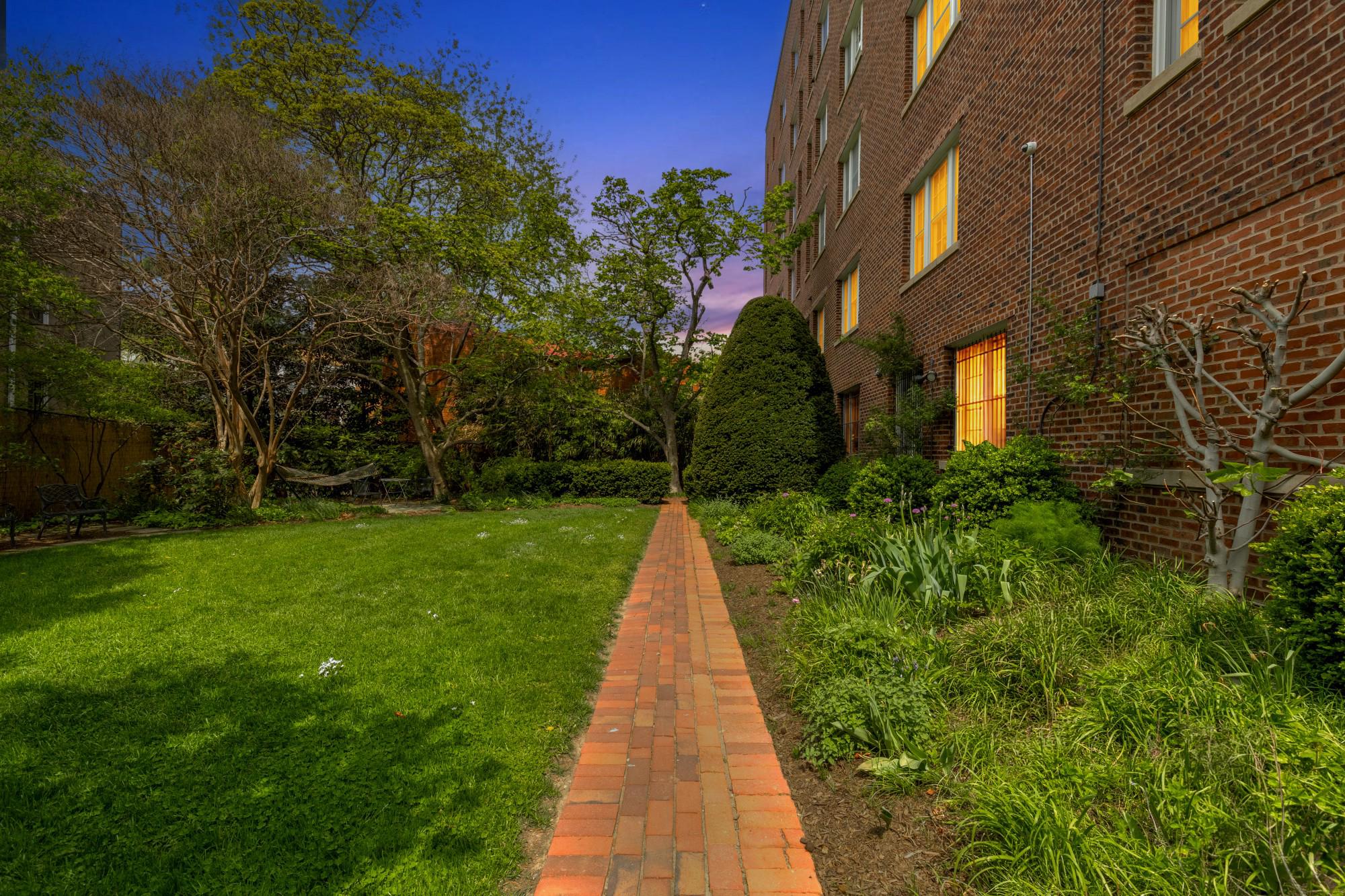 1661 CRESCENT PLACE NW 102