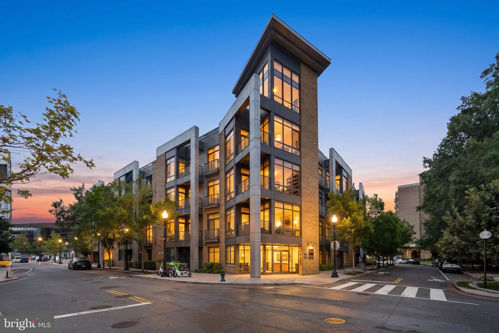 525 WATER STREET SW Unit: 407