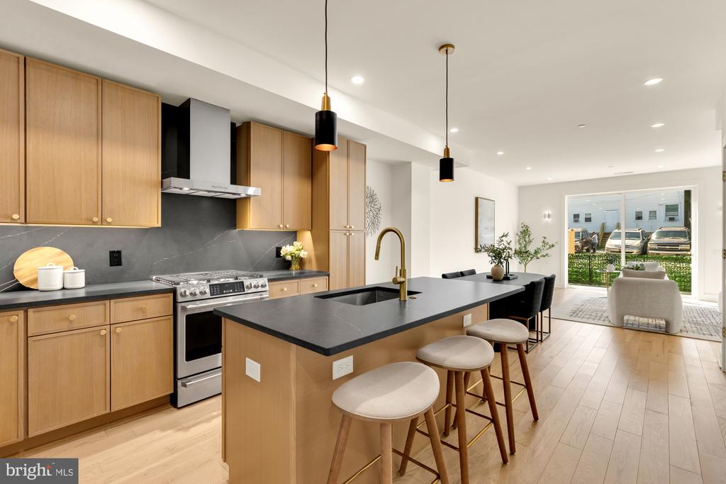 224 21ST NE Unit: 1