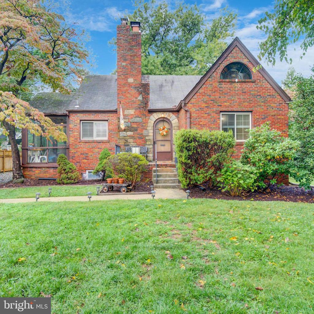 9510 Saybrook Ave