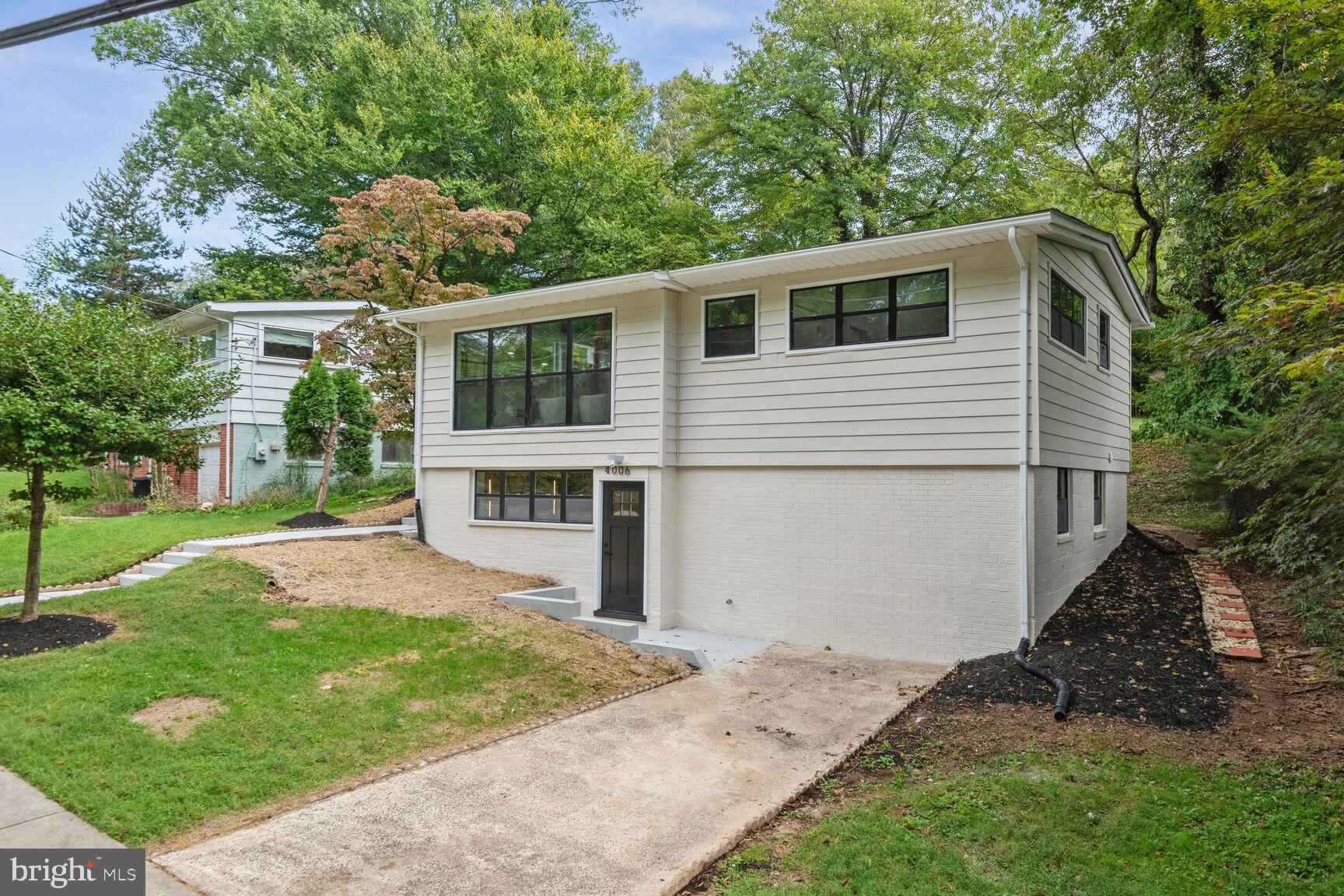 4006 Denfeld Ave