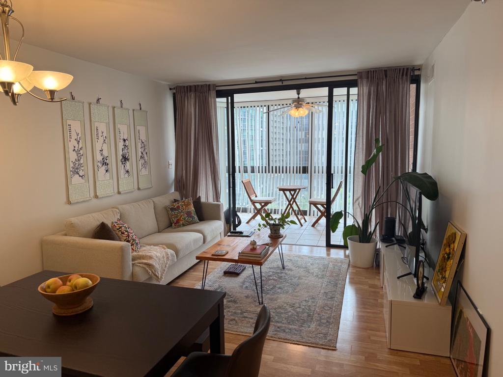 1001 N RANDOLPH STREET Unit: 712 photo