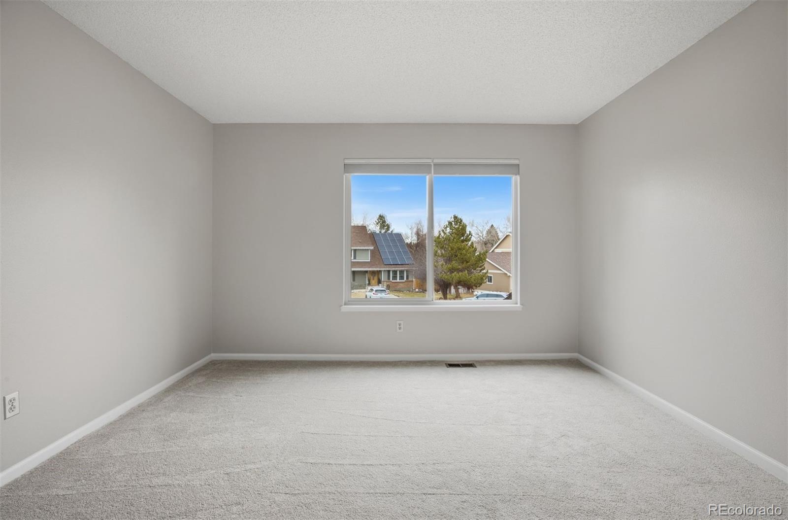 3124 E Hinsdale Place