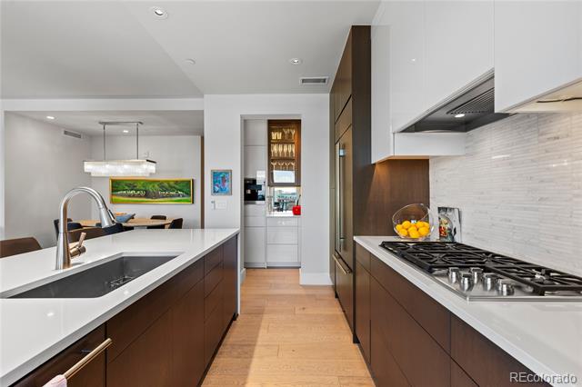 155 Steele Street Unit: 716