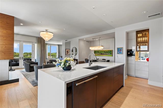 155 Steele Street Unit: 716
