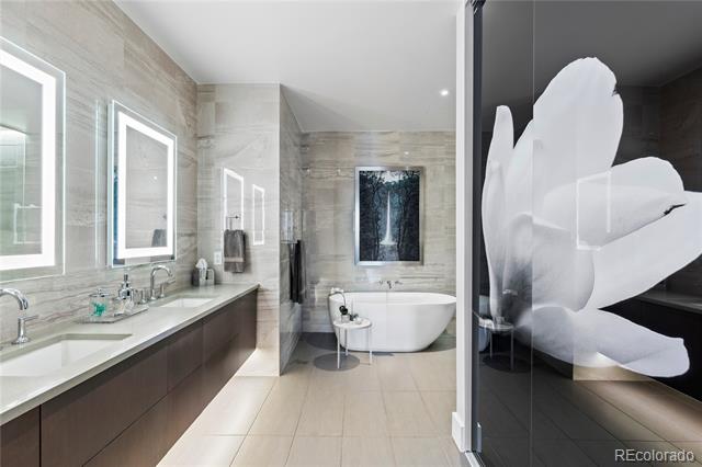 155 Steele Street Unit: 716