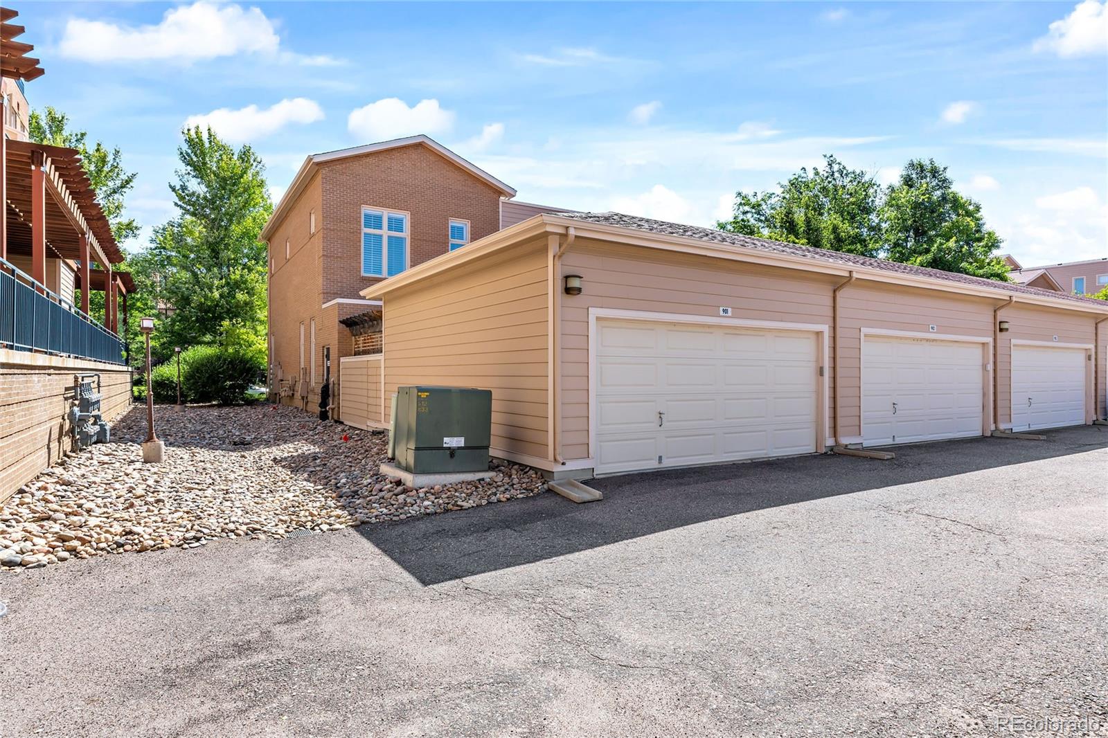 175 Rampart Way Unit: 901