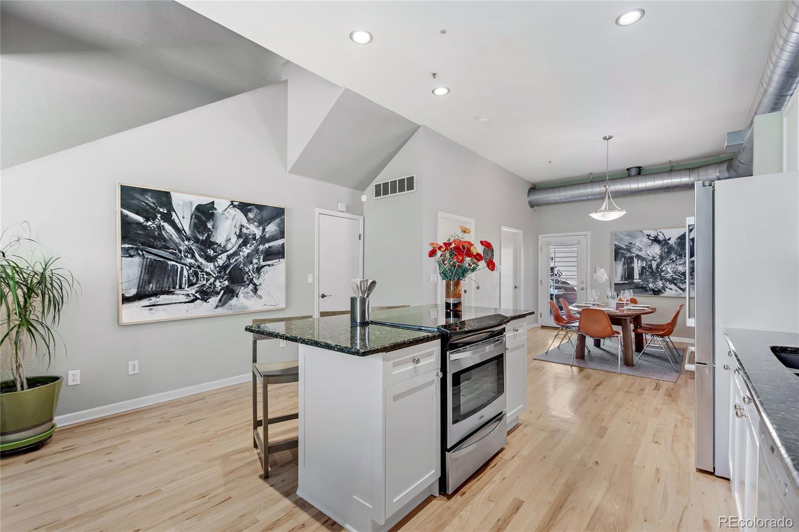 175 Rampart Way Unit: 901