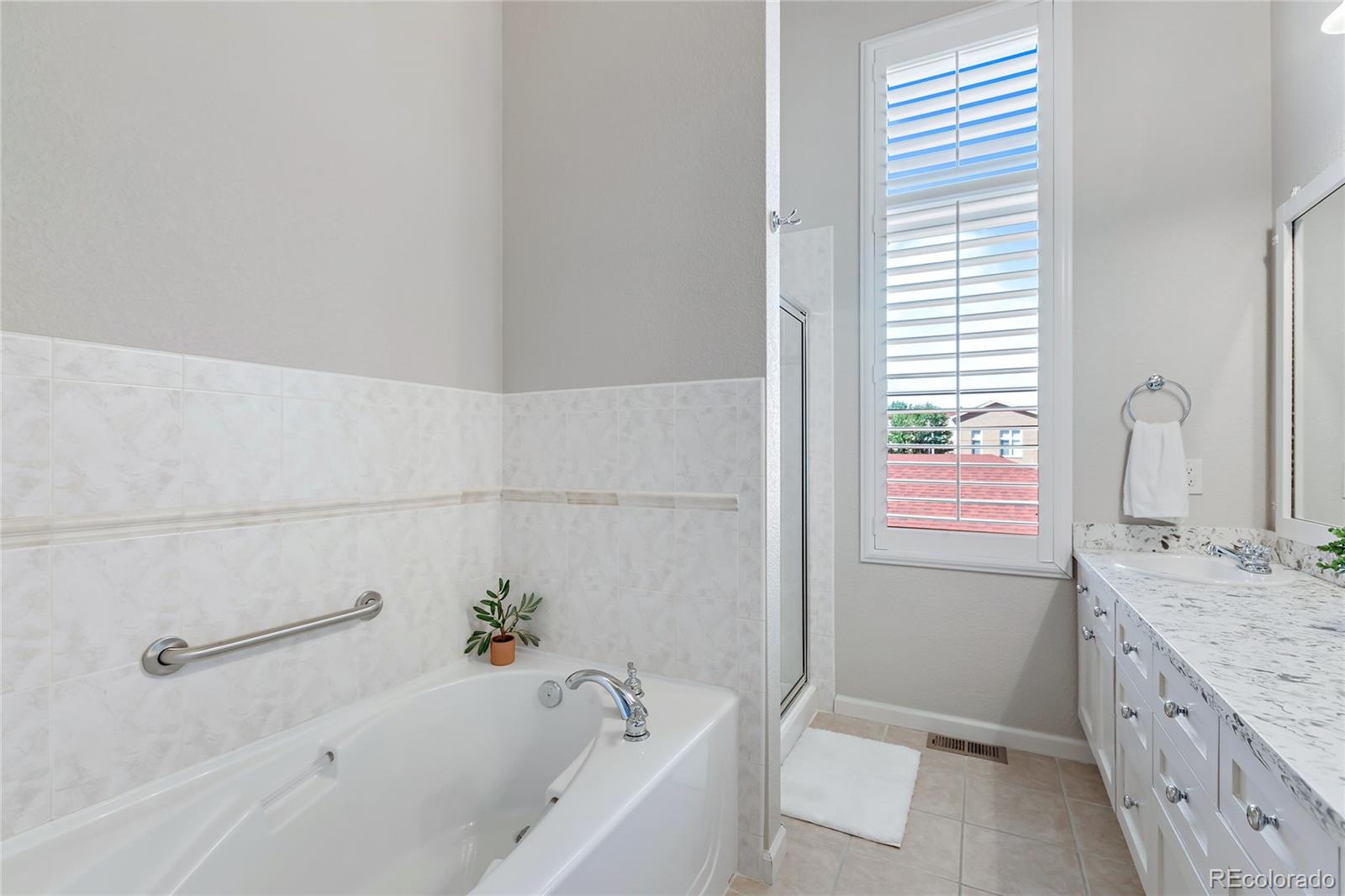 175 Rampart Way Unit: 901