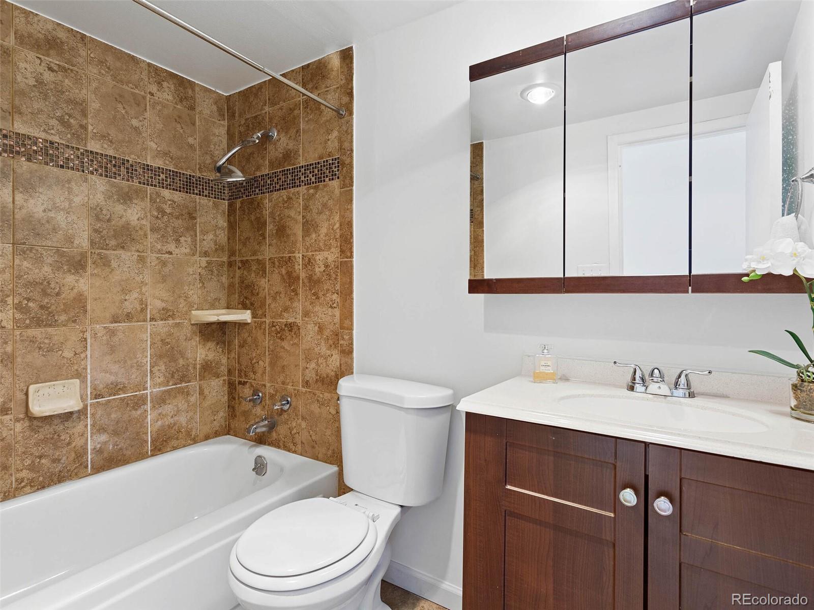 1313 Steele Street Unit: 306