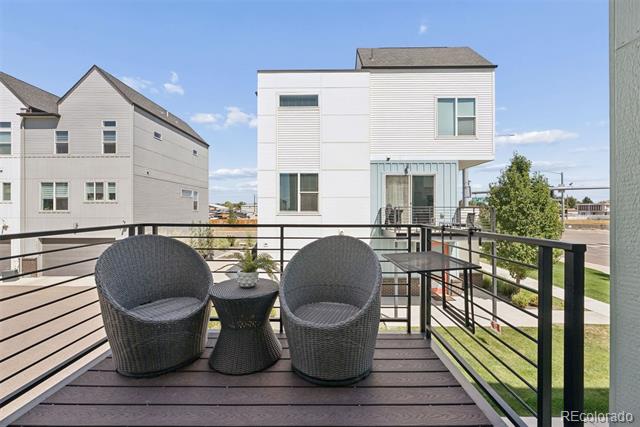 1651 W 67th Circle