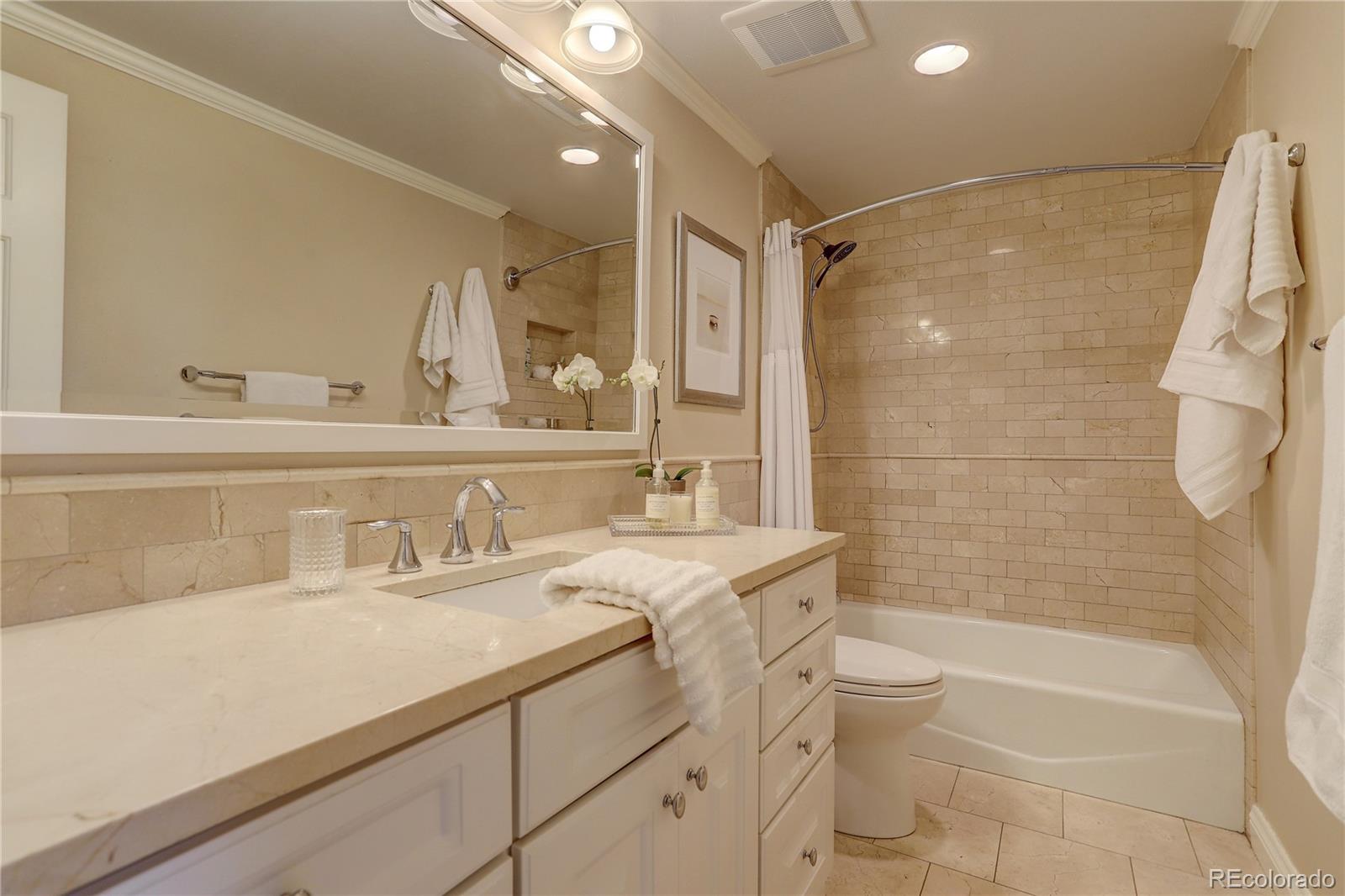 7172 S Glencoe Circle