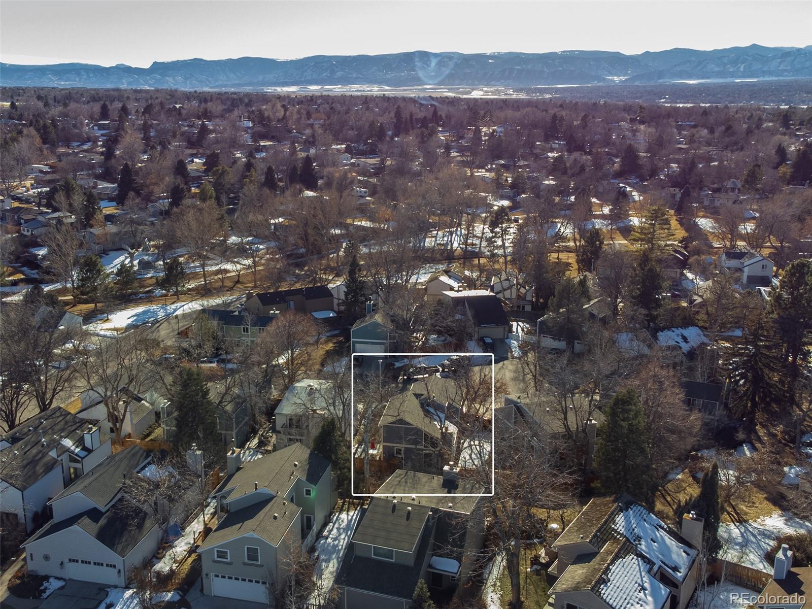 949 W Peakview Circle