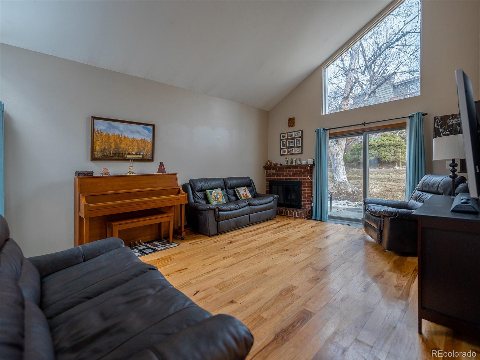 949 W Peakview Circle