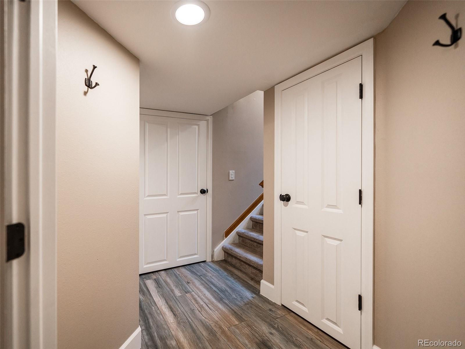 949 W Peakview Circle